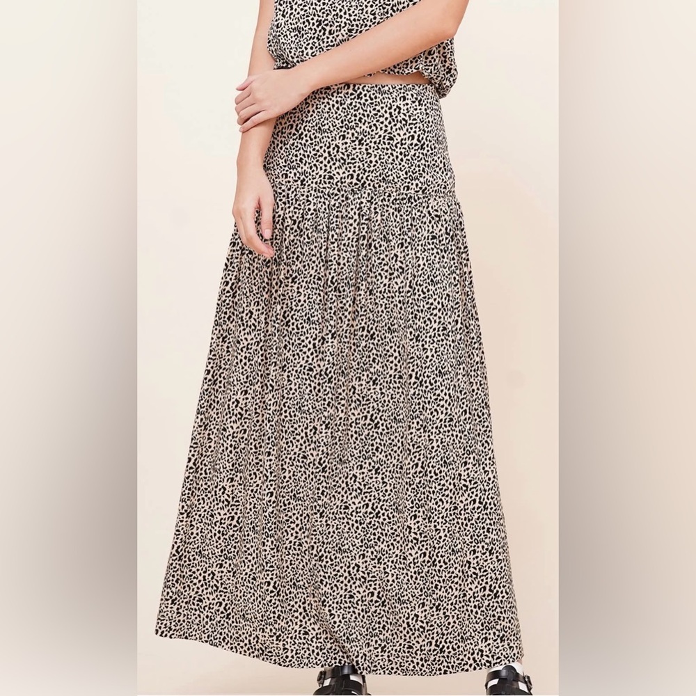 Japna Pleated Pull-On Maxi Skirt in Black and White Leopard Print